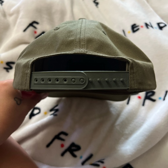 Hat - Picture 2 of 4